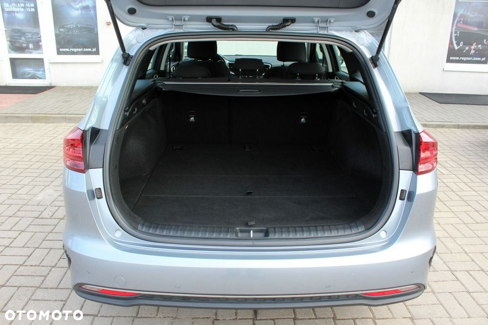 Kia Ceed 1.6 CRDi mHEV M - 9