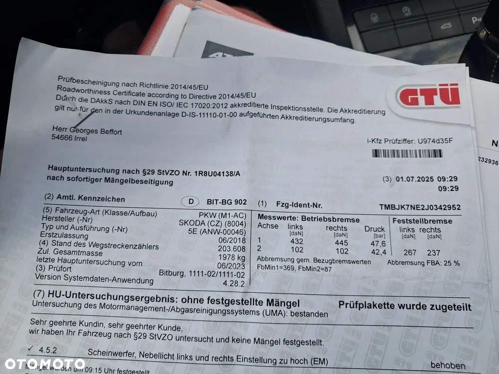 Skoda Octavia 2.0 TDI DSG RS - 40