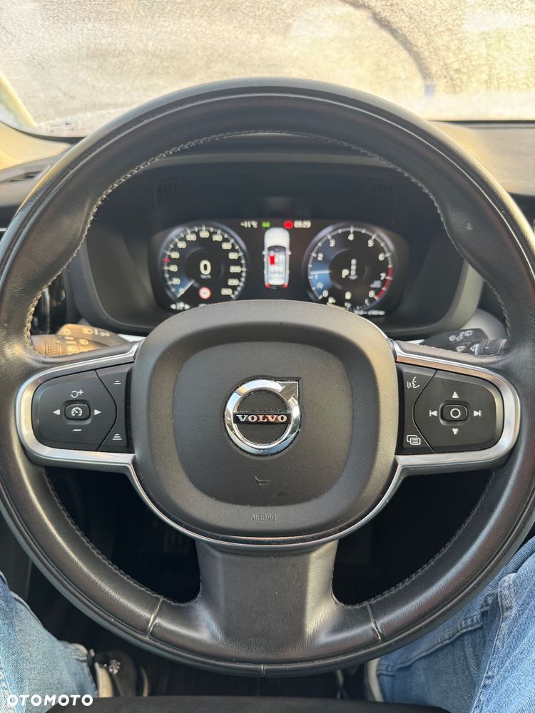 Volvo XC 60 T4 Momentum Pro - 12
