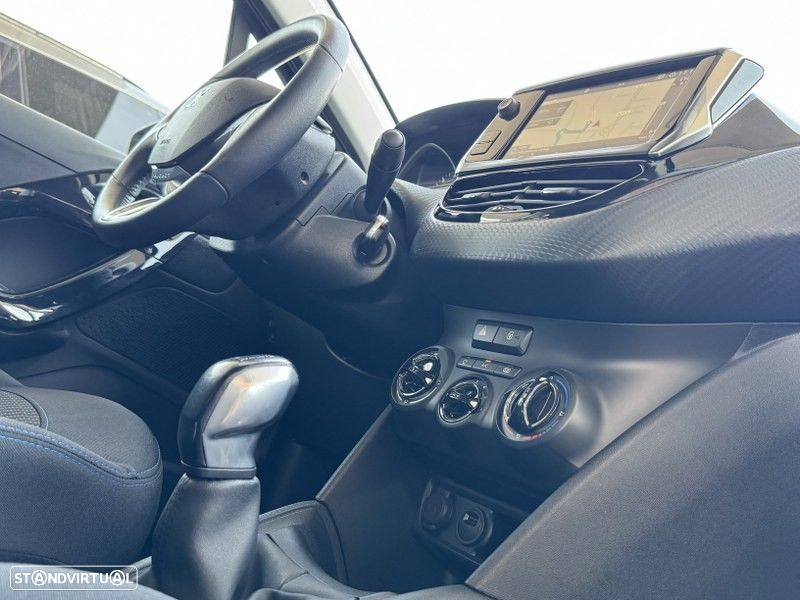 Peugeot 208 1.5 BlueHDi Signature - 25
