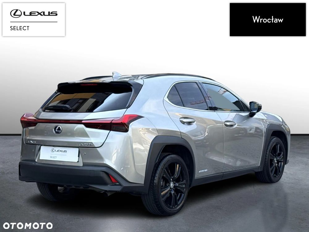 Lexus UX - 5