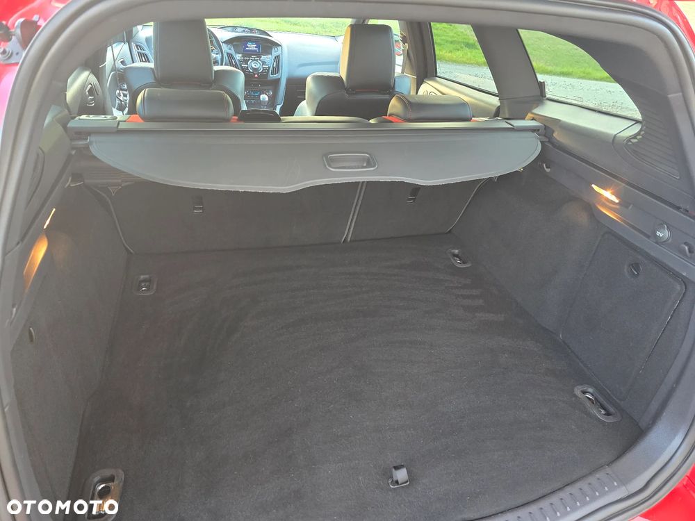 Ford Focus 2.0 EcoBoost ST - 30