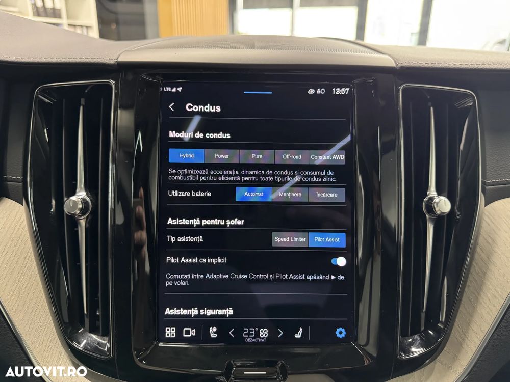 Volvo XC 60 T6 AWD Recharge Geartronic Inscription - 16