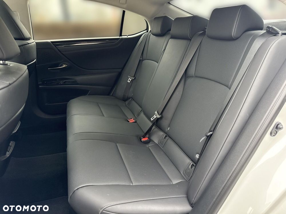Lexus ES 300h Business Edition - 20