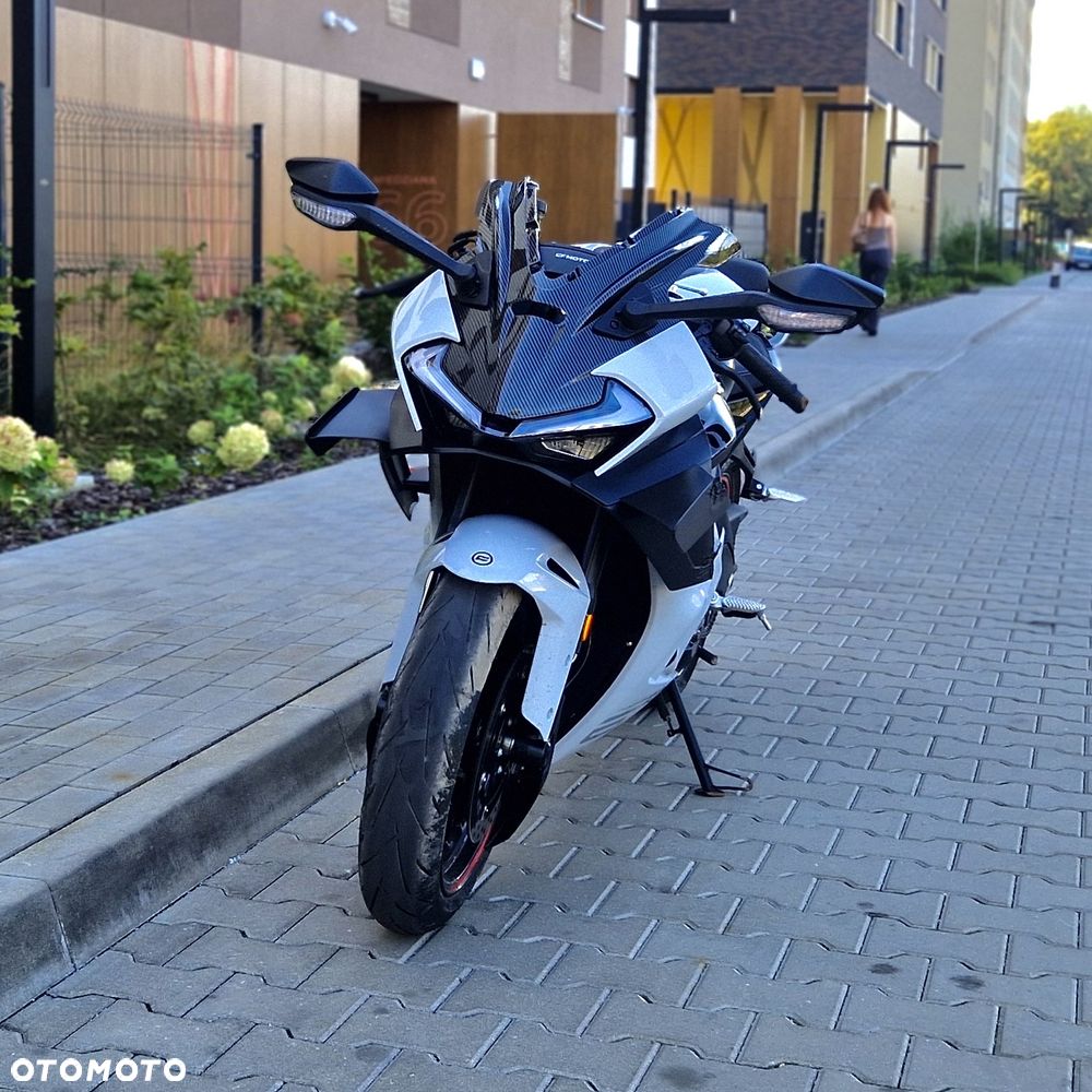 CFMoto 675SR - 6