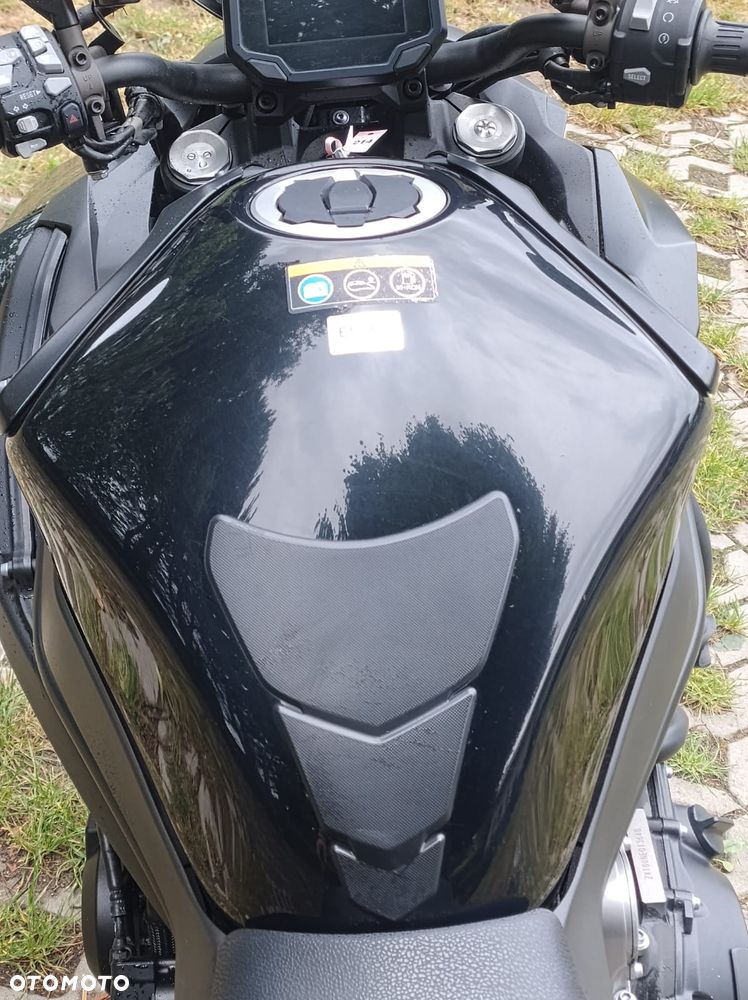 Kawasaki H2 - 20