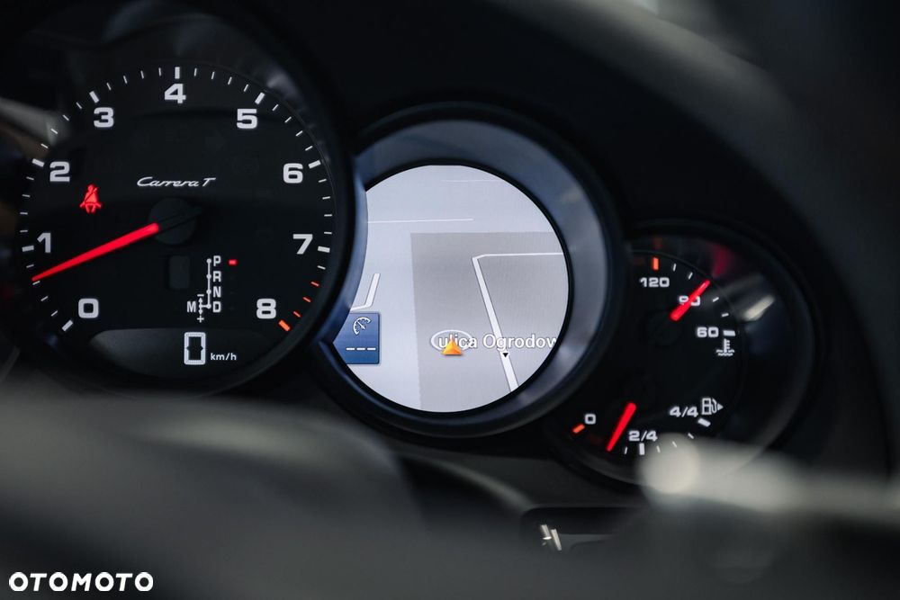 Porsche 911 Carrera T PDK - 32