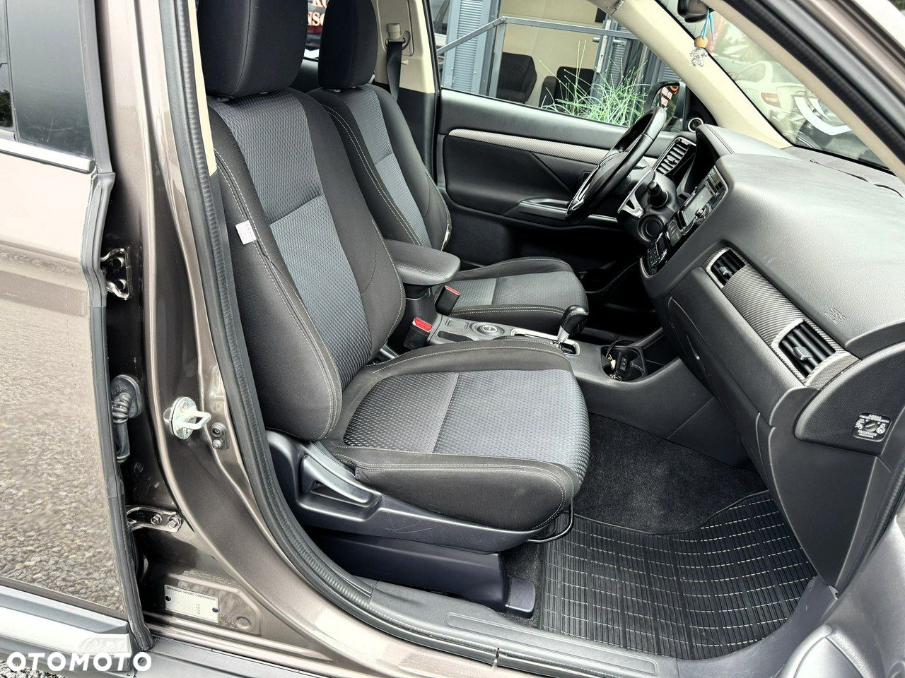 Mitsubishi Outlander 2.0 Intense + 4WD CVT - 25