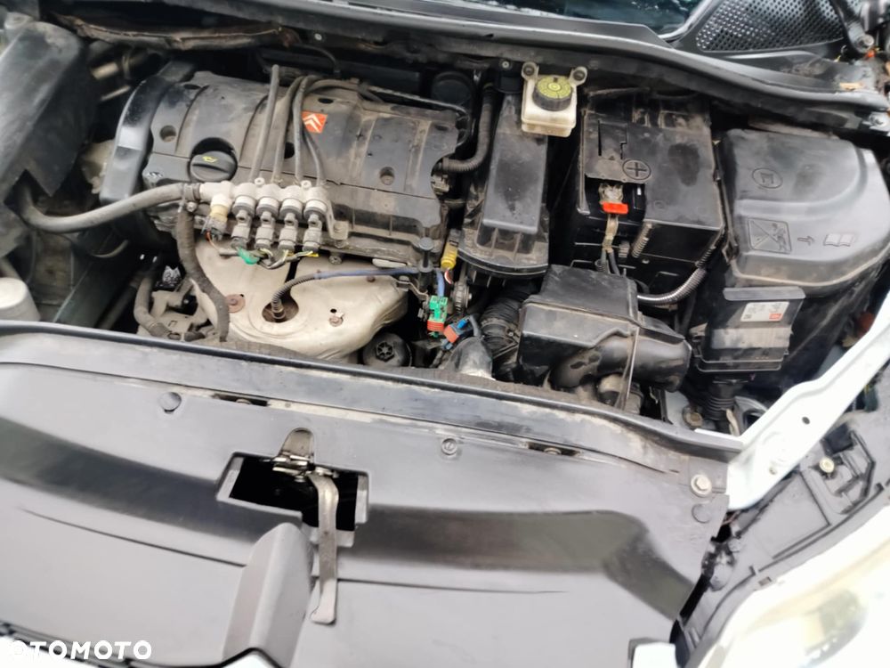 Citroën C4 1.6 16V Confort - 8