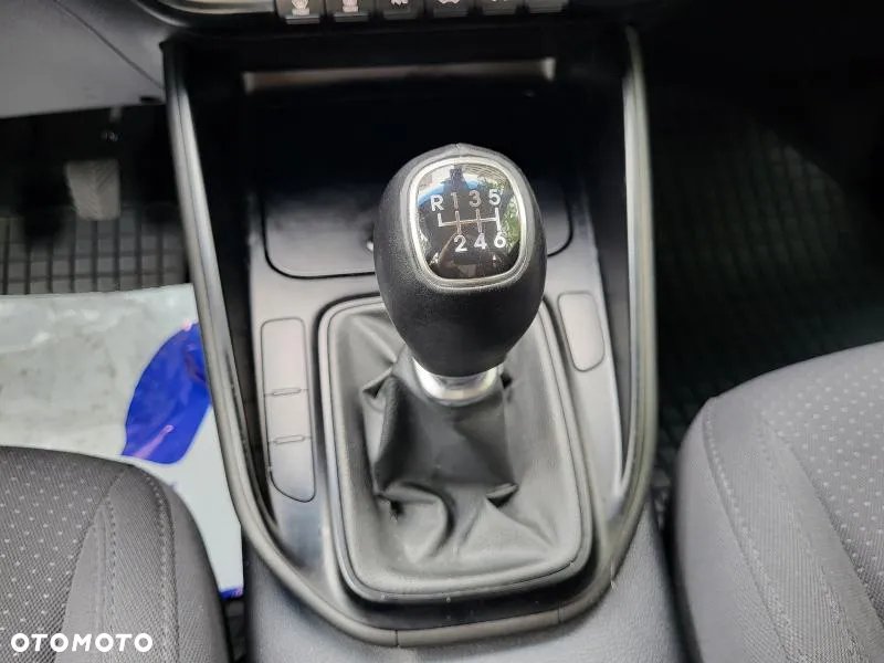 Kia Carens 1.6 GDI M - 15