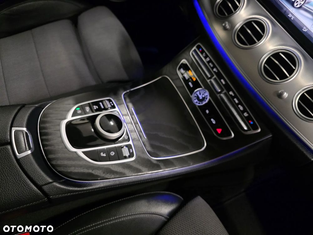 Mercedes-Benz Klasa E 220 d 9G-TRONIC AMG Line - 20