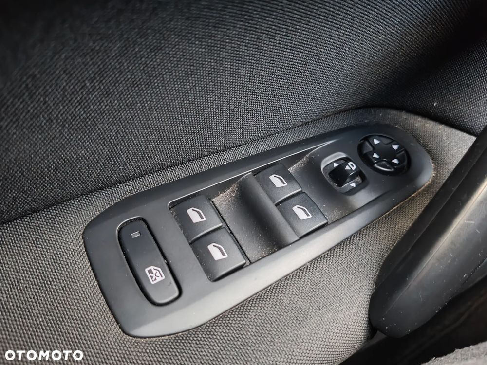 Peugeot 308 2.0 HDi Active - 23