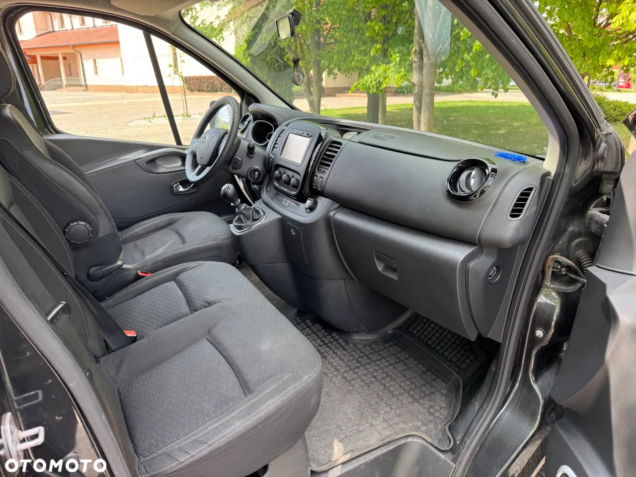 Opel Vivaro - 10