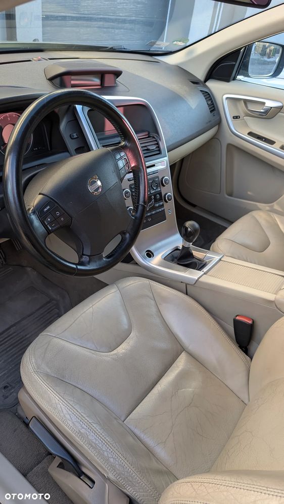 Volvo XC 60 D5 AWD - 9