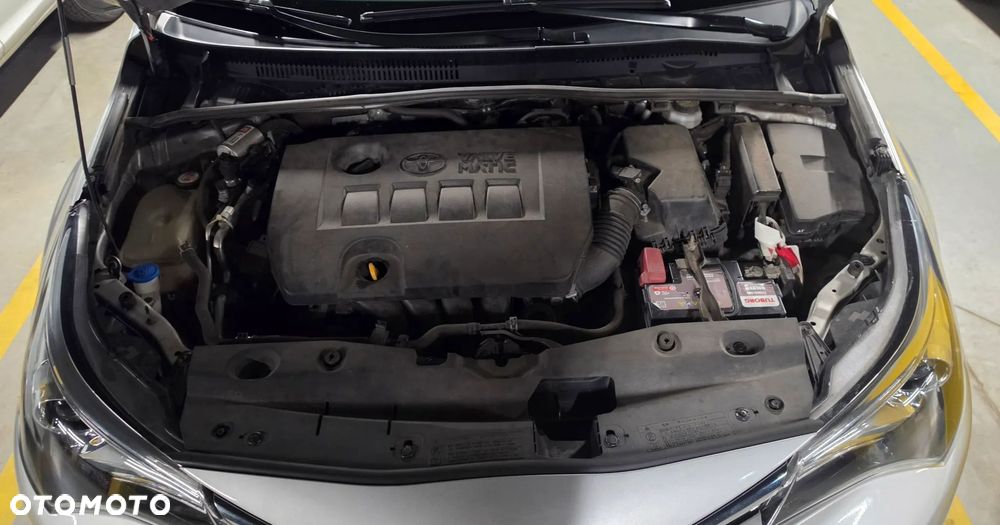 Toyota Avensis 1.8 Premium MS - 15