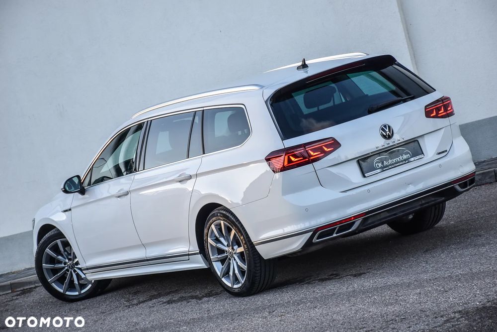 Volkswagen Passat 2.0 TDI SCR DSG 4Motion Elegance - 9