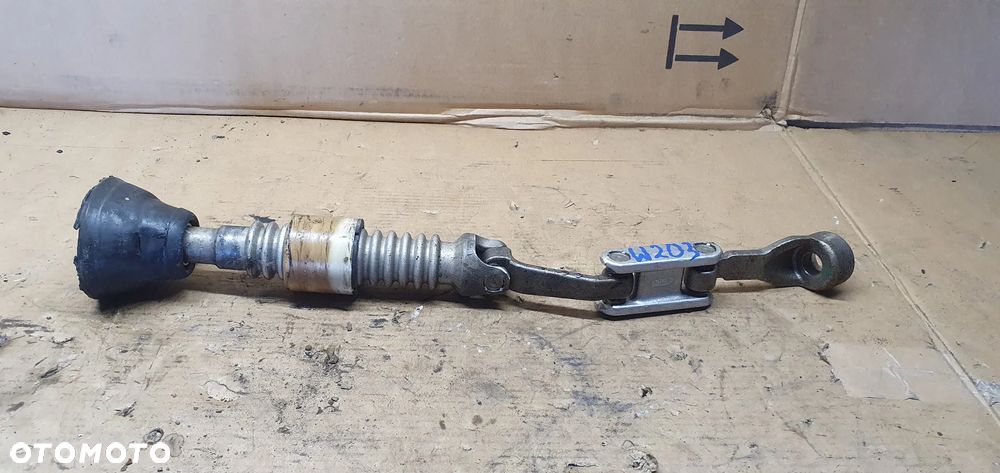 Krzyżak kolumny kierowniczej Mercedes W203 2104620748 - 1