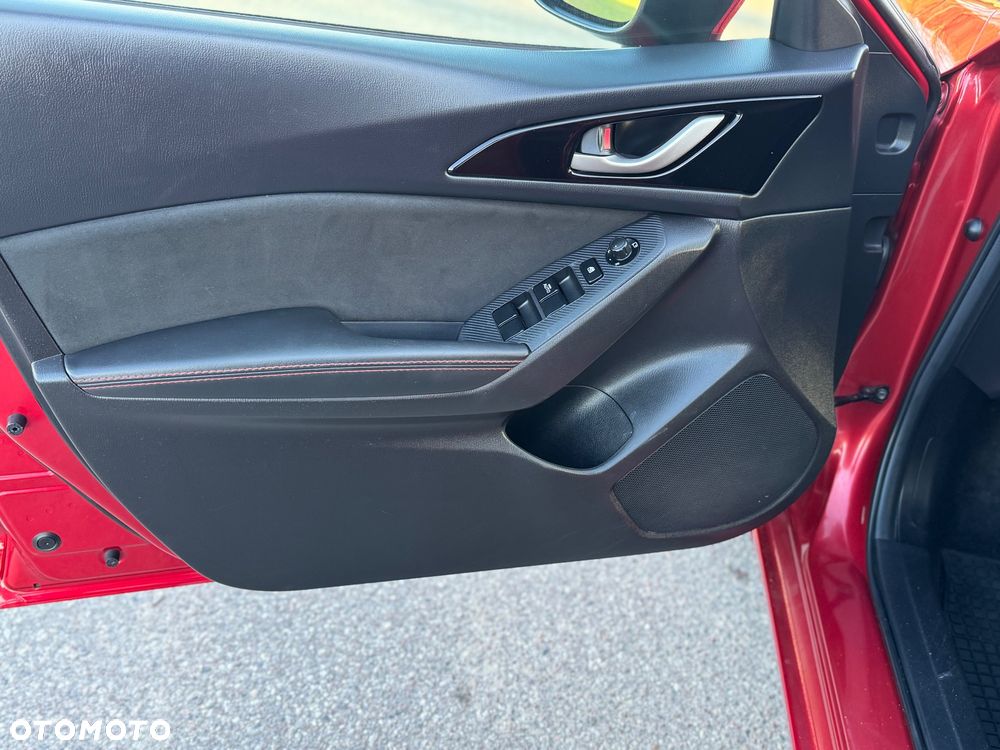 Mazda 3 SKYACTIV-G 120 NAKAMA - 31