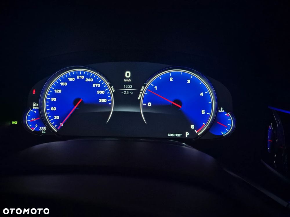 BMW Seria 7 740d xDrive - 24