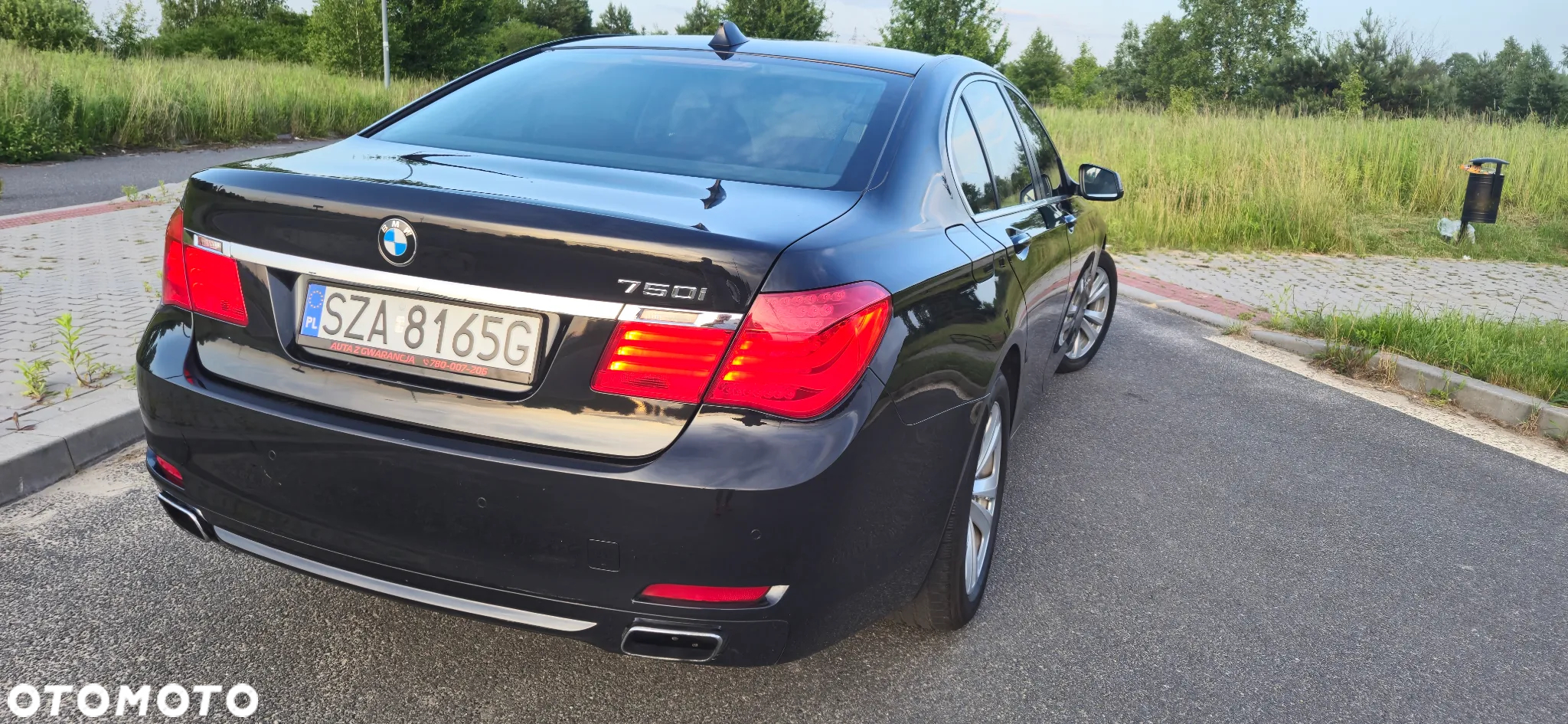 BMW Seria 7 750i xDrive - 9