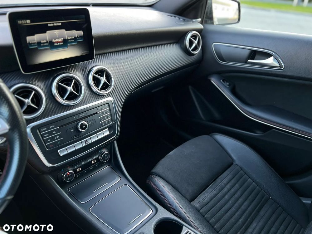 Mercedes-Benz Klasa A 250 4Matic 7G-DCT AMG Line - 25