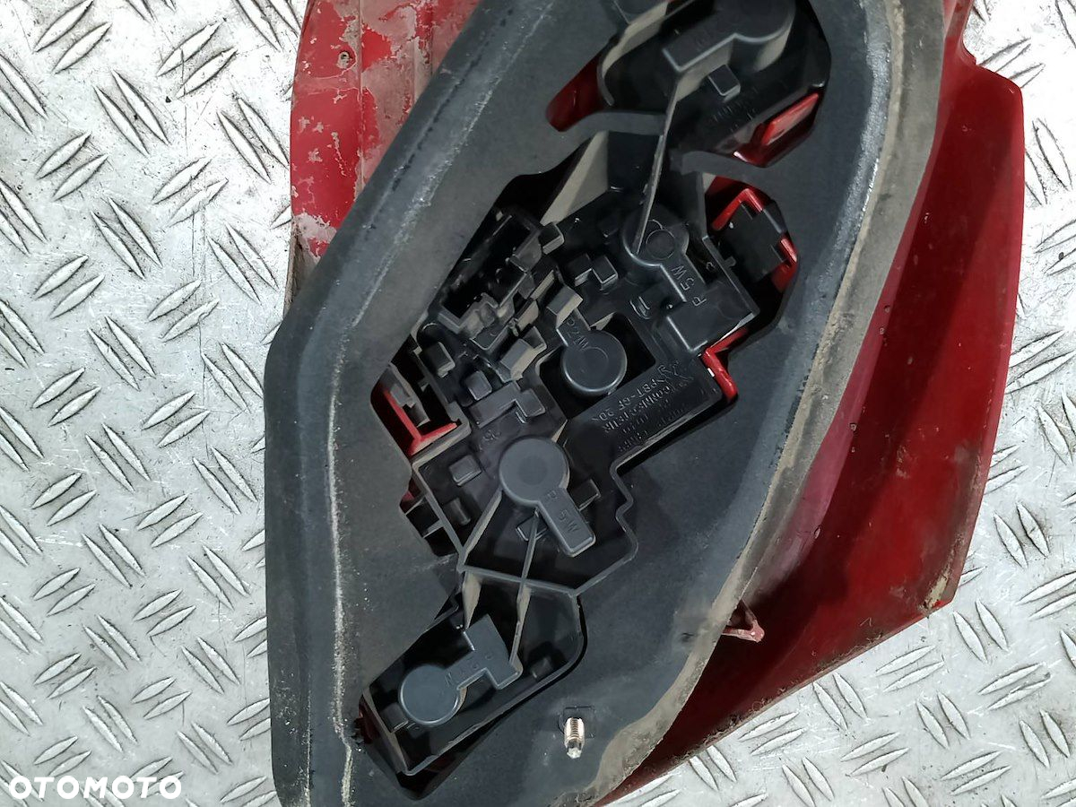 LAMPA TYLNA PRAWA PEUGEOT 307 LIFT 557674 HATCHBACK - 7