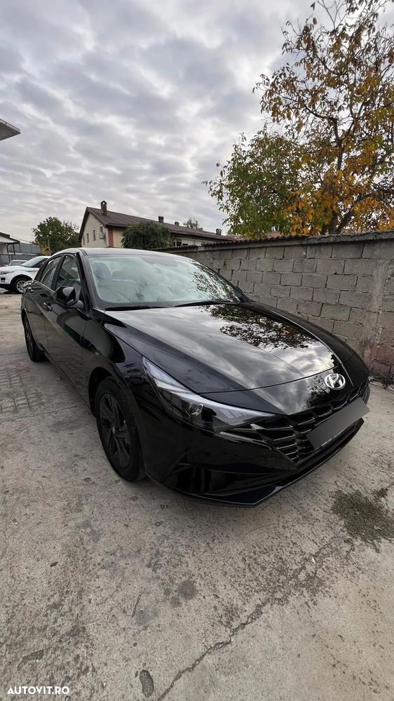 Hyundai Elantra 1.6 l 123 CP 6MT Highway - 6