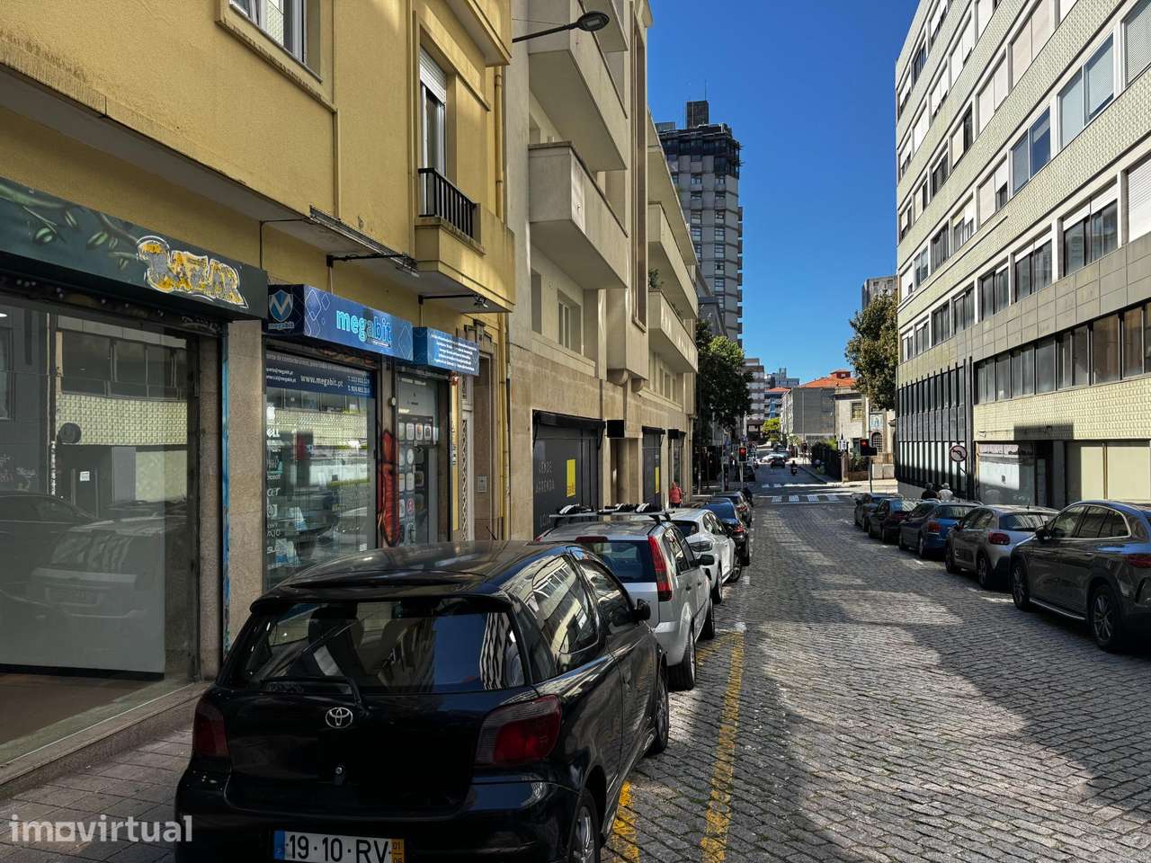Espaço Comercial 2 Pisos no Centro do Porto junto a Santa Catarina - Grande imagem: 3/11
