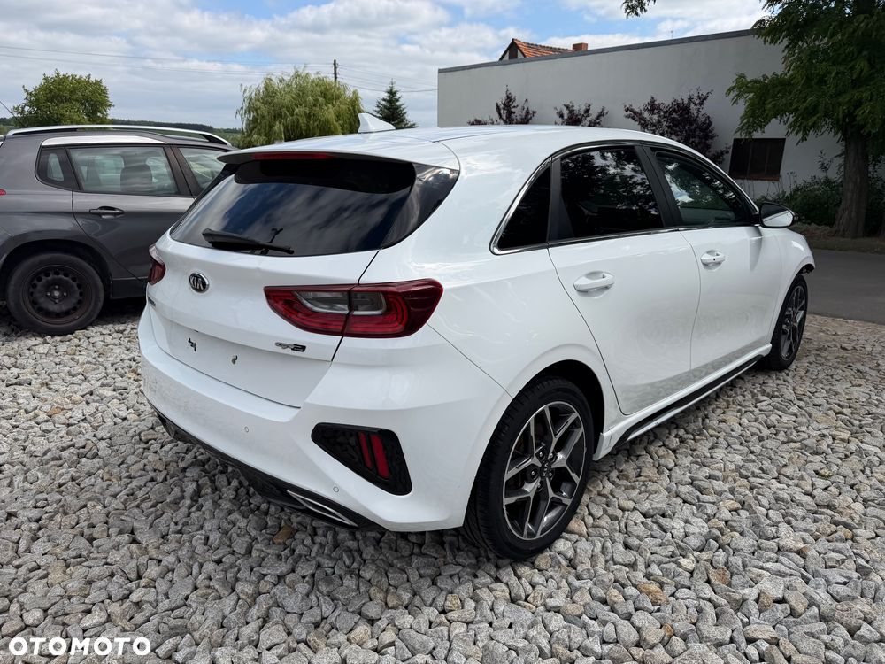 Kia Ceed 1.6 CRDi Eco-Dynamics+ (48V Mild-Hybrid) GT Line - 3