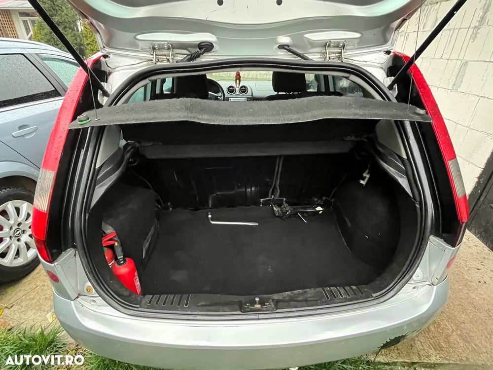 Ford Fiesta 1.3 - 12