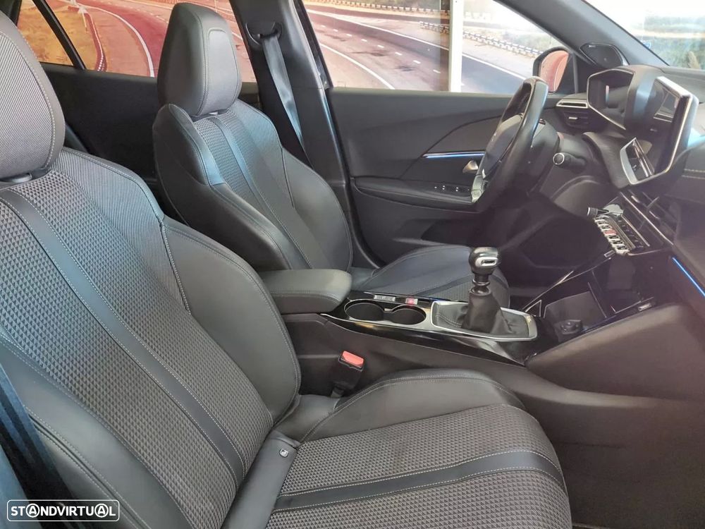 Peugeot 2008 PureTech 130 Stop&Start GT-Line Edition - 28