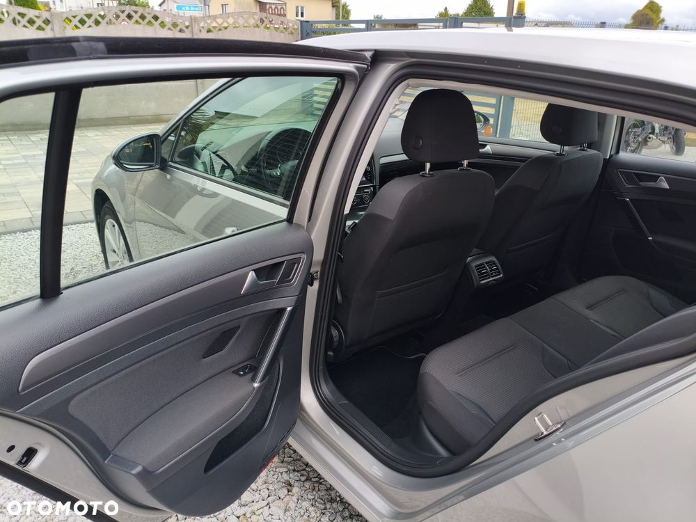 Volkswagen Golf - 21