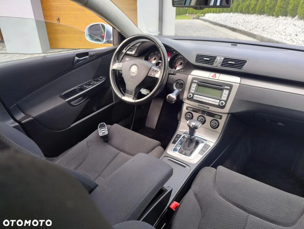 Volkswagen Passat 2.0 TDI Comfortline DSG - 24