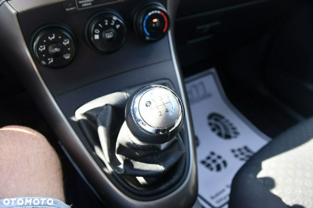 Toyota Verso - 25