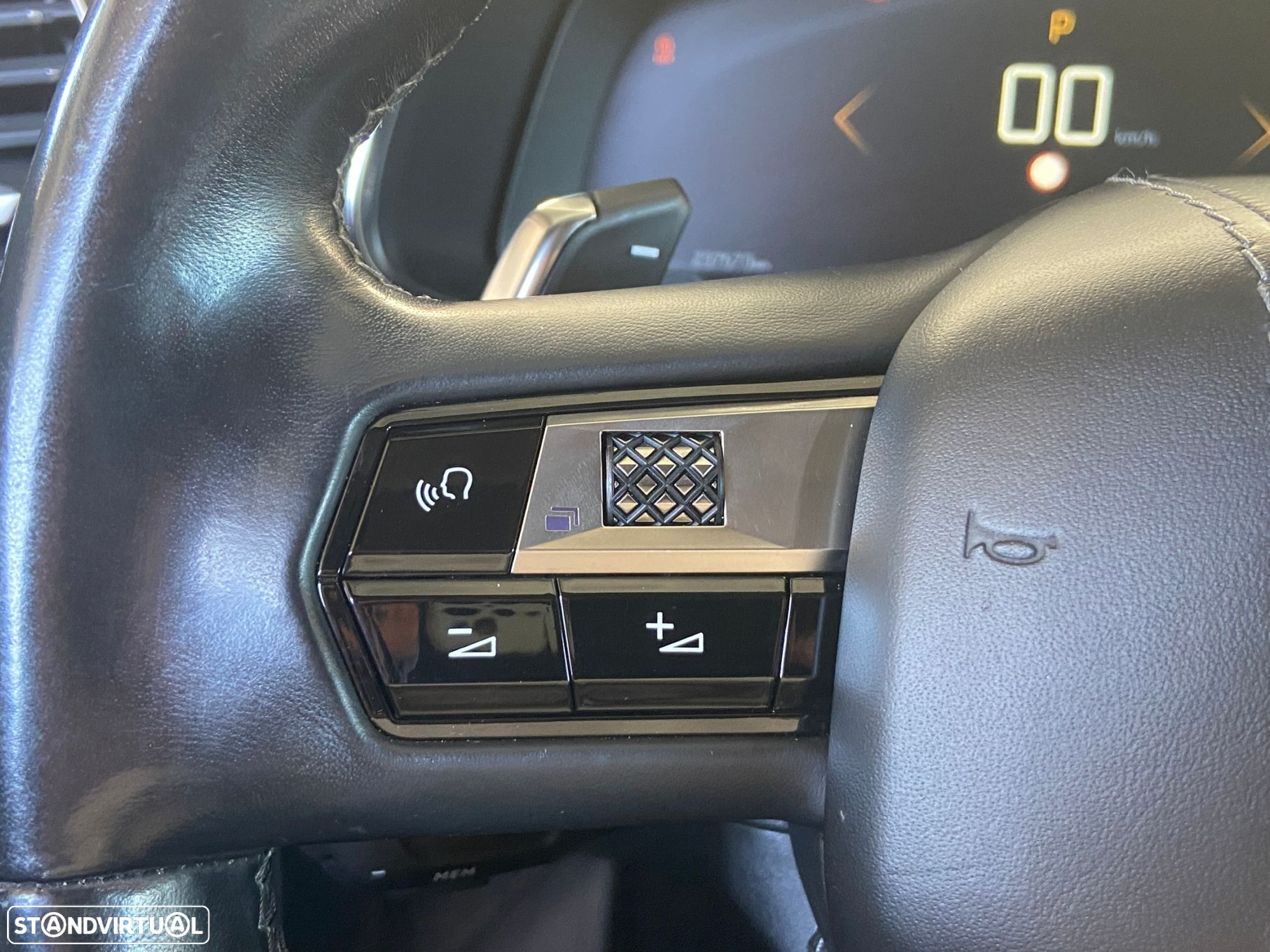 DS DS7 Crossback - 17