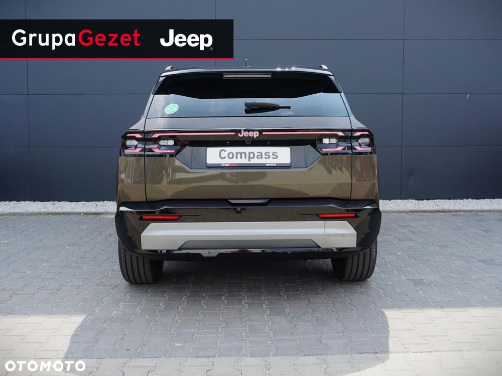 Jeep Compass - 12