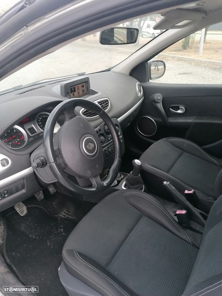 Renault Clio - 11