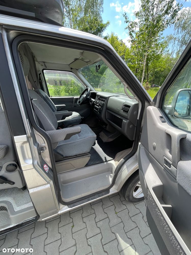 Volkswagen Multivan - 10
