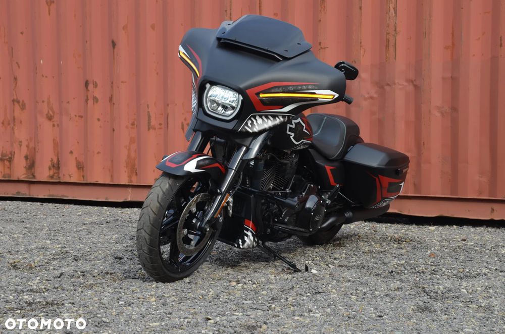Harley-Davidson Touring Street Glide - 28