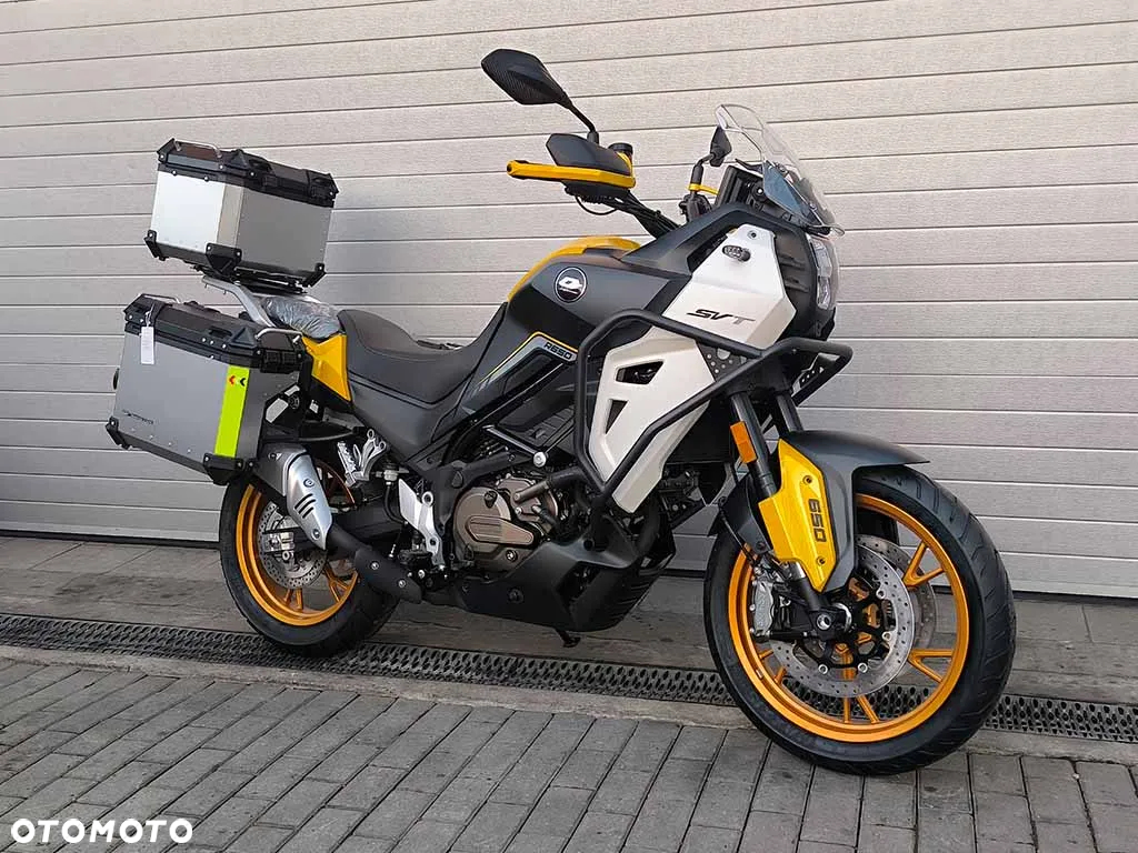 QJMOTOR SVT 650 - 11