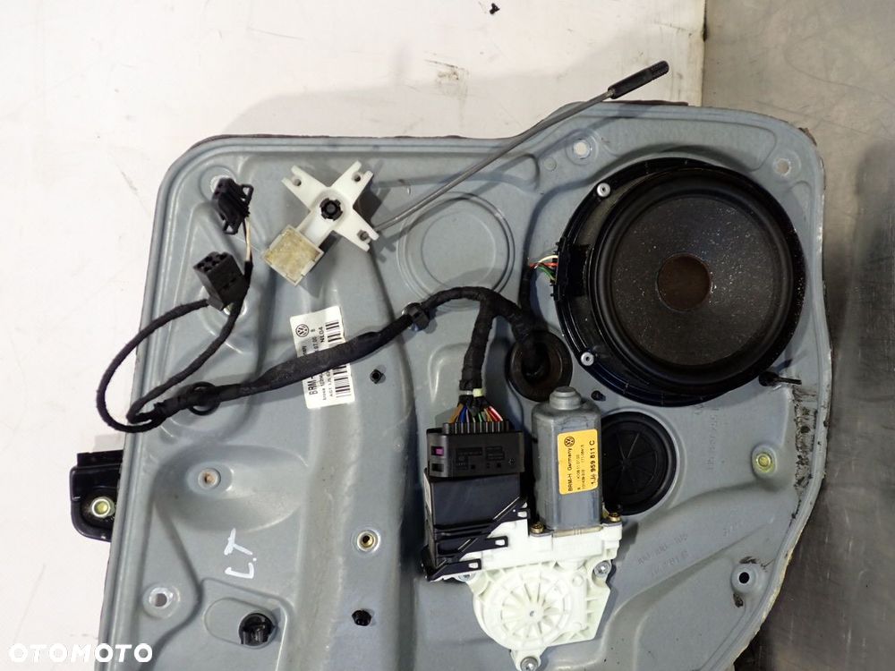 PODNOŚNIK SZYB LEWY TYŁ VOLKSWAGEN BORA - 2