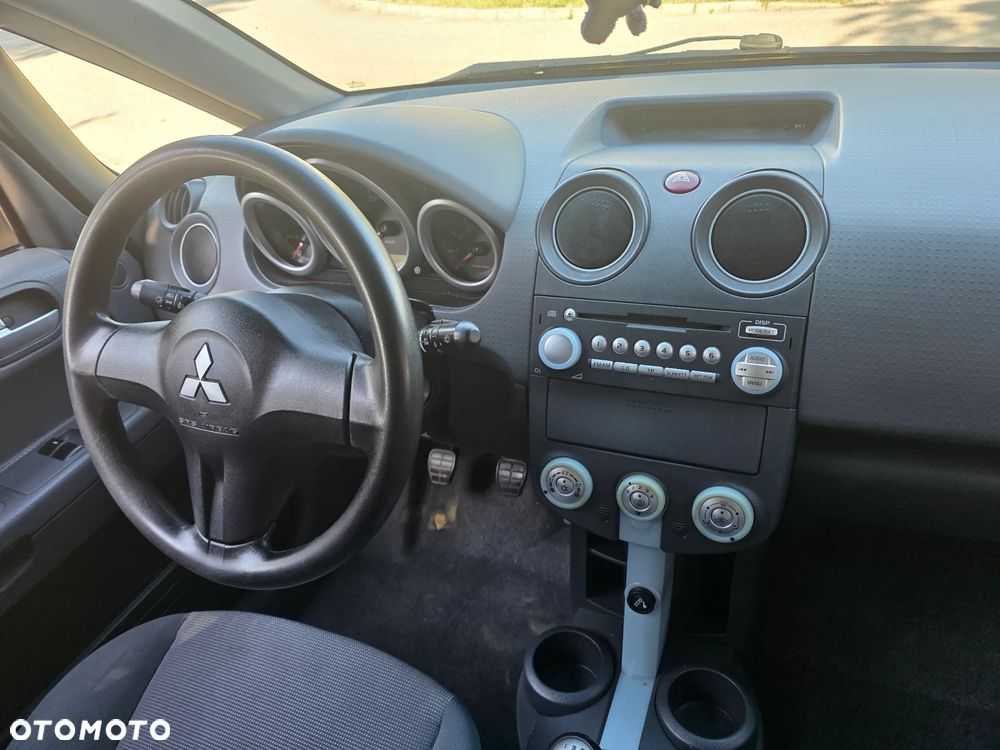 Mitsubishi Colt 1.1 Invite Edition Gold - 12