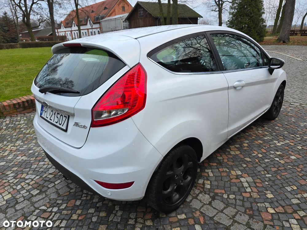 Ford Fiesta - 11