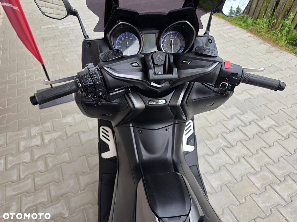 Yamaha Tmax - 20