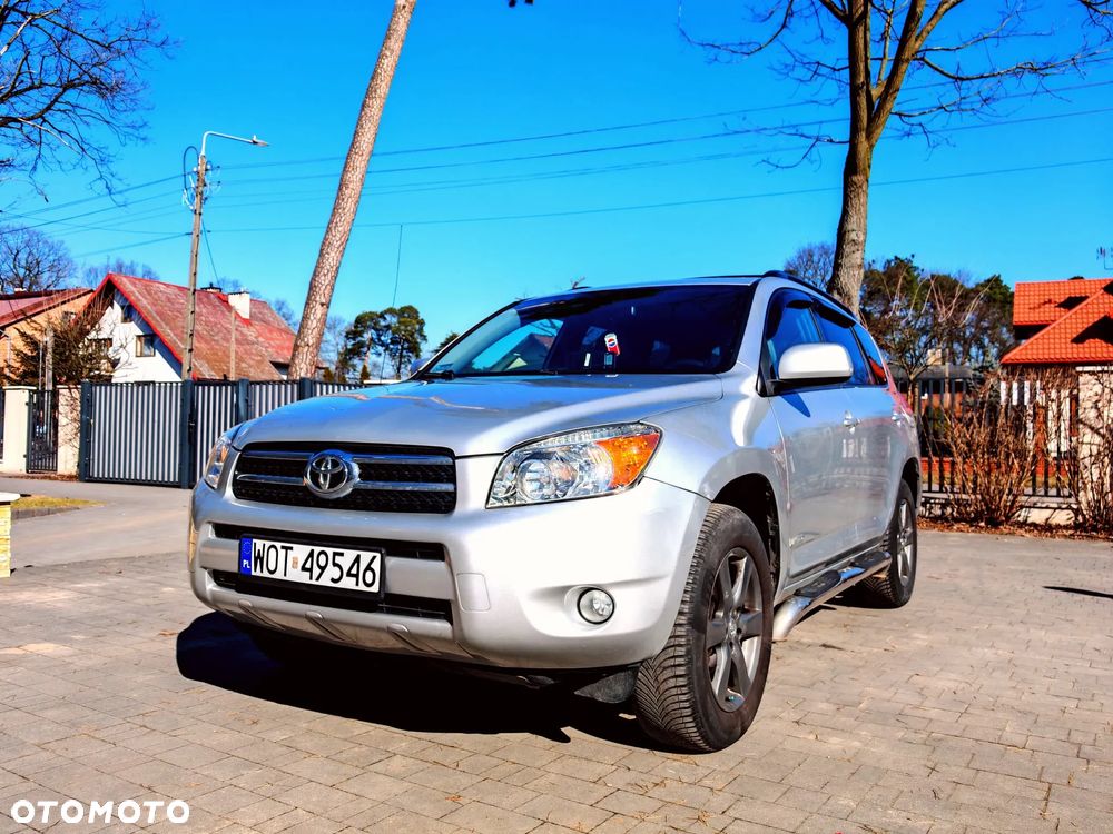 Toyota RAV4 - 1