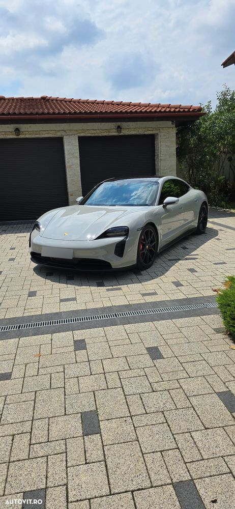 Porsche Taycan - 6