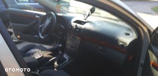 Toyota Avensis 1.8 VVT-i Sol - 12