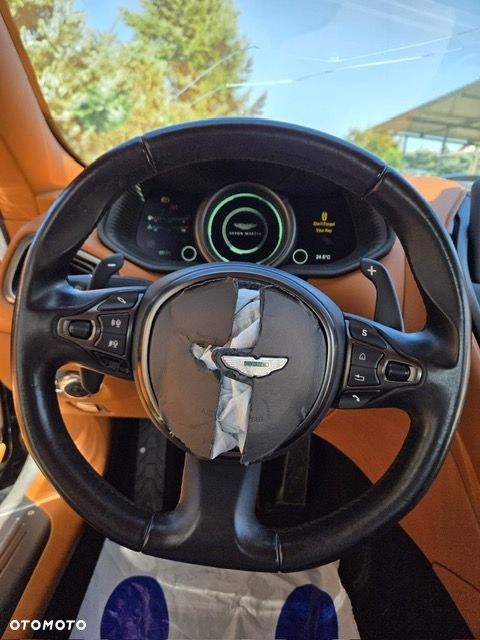 Aston Martin DB11 Launch Edition - 4