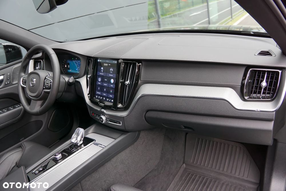 Volvo XC 60 B5 B AWD Ultimate Black Edition - 29
