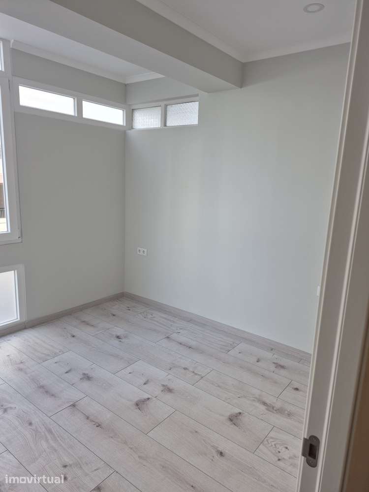 Apartamento T1 Remodelado (novo) - Grande imagem: 5/18